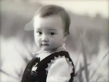 李小璐童年照曝光,双马尾发型超可爱,小时候跟甜馨长的一样