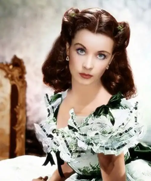 《乱世佳人》费雯丽的唯美照,留给世人的只有永恒的!
