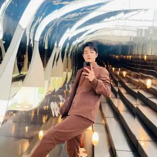 肖战大学旧照流出,青涩帅气又阳光被赞,被赞是最美的初恋!