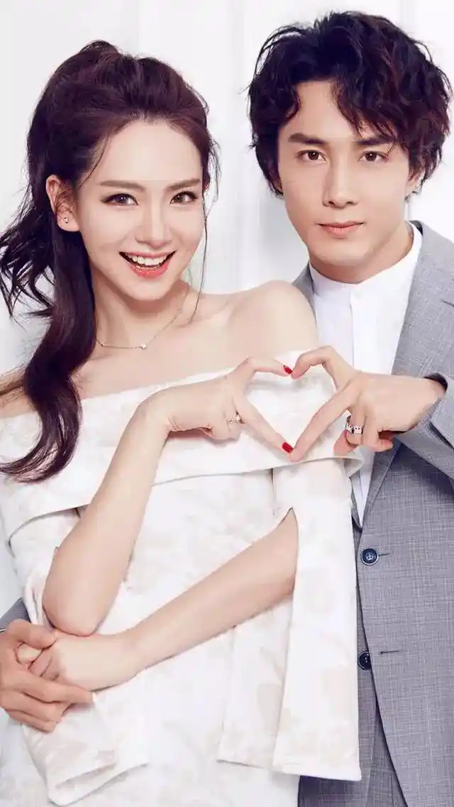 撩男神我只服戚薇!每组写真,都让人猝不及防的吃一碗豪华狗粮