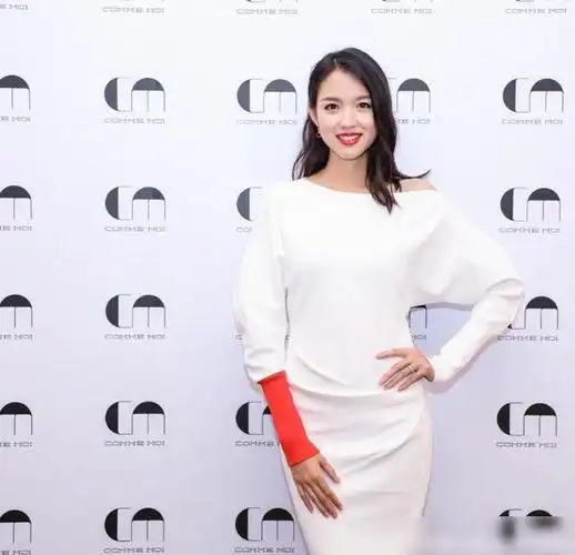 张梓琳182cm身高真绝腿太长短裤都变成迷你装真腿精