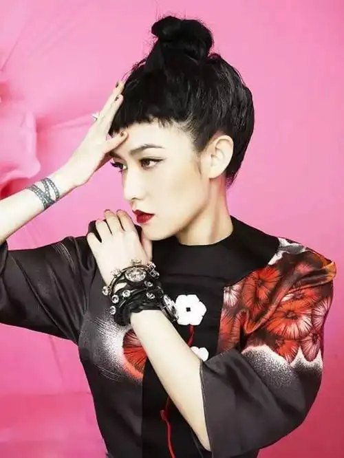 范晓萱那个唱着雪人的女孩儿