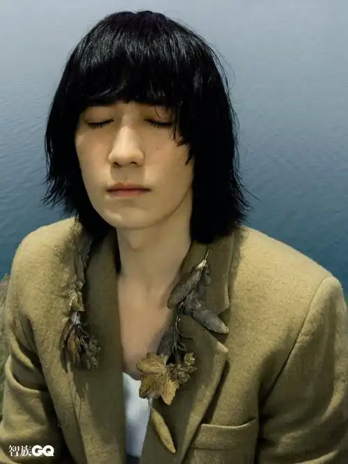 朱一龙拖把头#哈哈哈哈哈哈朱一龙这个发型好复古!