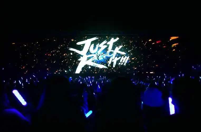 五月天歌迷买不起票 黄牛要求以陪睡来换取门票