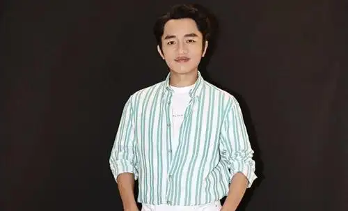 王祖蓝李亚男的爱情,从无不对等只有坚定相守_妻子