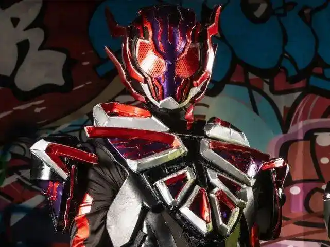 粉丝自制假面骑士01三大恶魔骑士皮套600的材料做出3000的效果