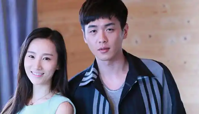 张若昀,高洋主演,背景是东北地区松花江的一个圆帽村为背景.