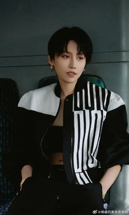 刘雨昕巴黎时装周##迪奥全球品牌大使刘雨昕##刘雨昕dior迪奥巴黎