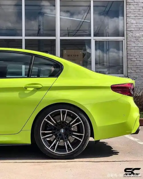 宝马汽车贴膜sc改色膜荧光黄