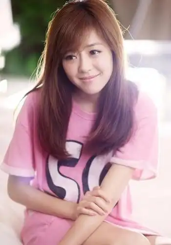 据了解,七夕当天,微博,微信满屏的"晒幸福"使得安又琪只能自个去健身