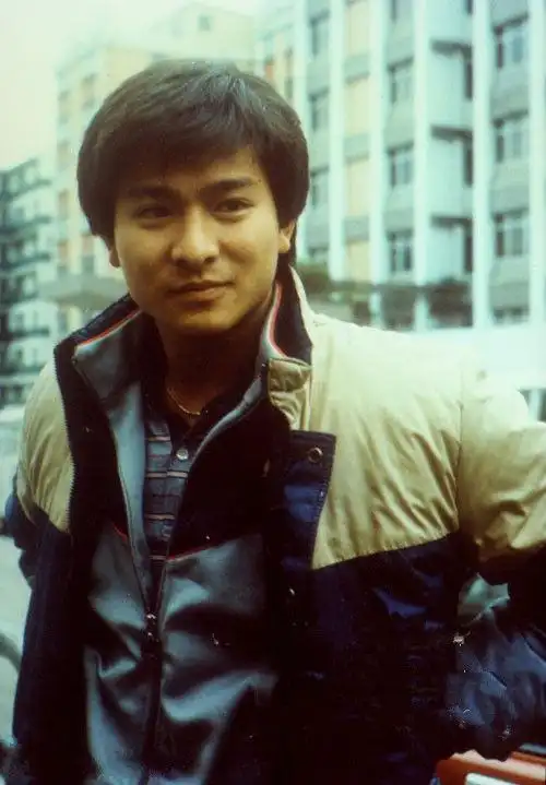 刘德华的老照片,图3是刘德华和吴倩莲的合照,最后一个辣眼睛!