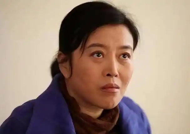 2002年,被小11岁的孙红雷抛弃,丁嘉丽的"报复"手段真"解恨"