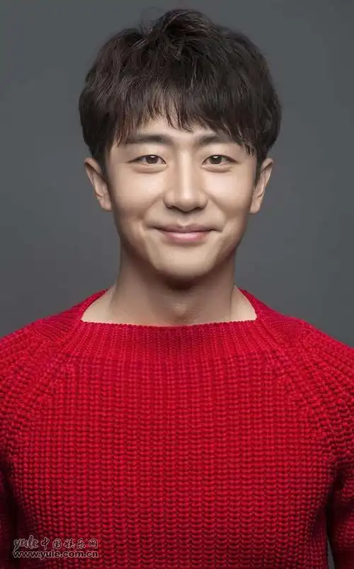 黄轩_明星档案_写真_图片_资料_照片_中国娱乐网