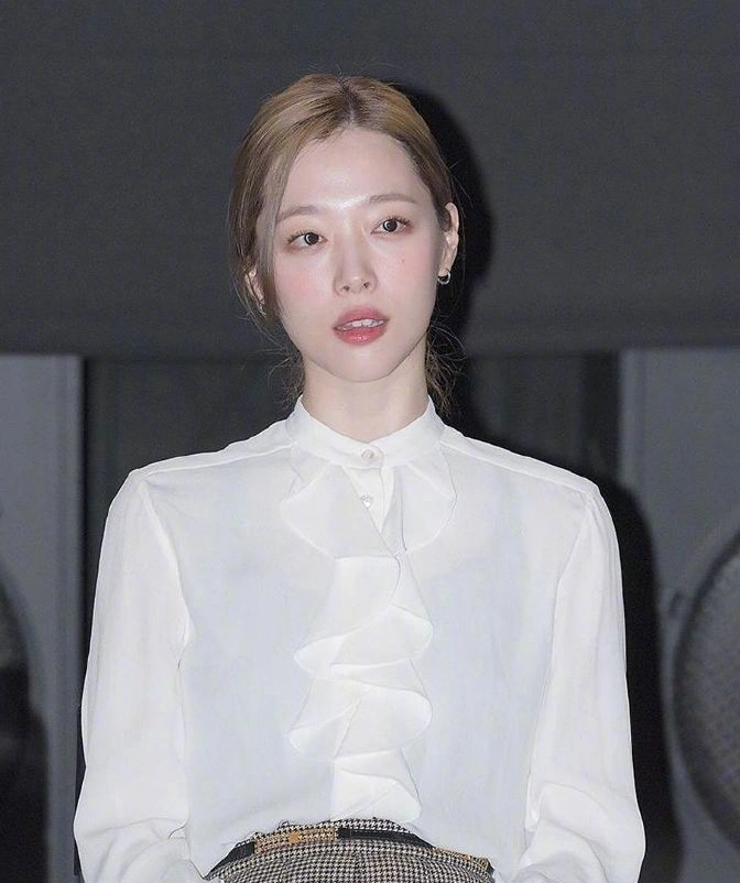 崔雪莉最后一条动态曝光示爱粉丝接受你的告白