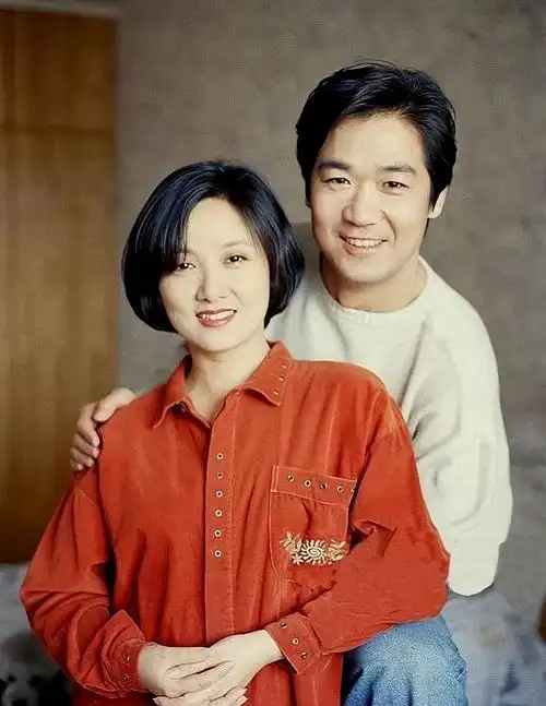 回顾张国立与罗秀春离婚34年他再婚有烦恼她至今单身牵挂儿子