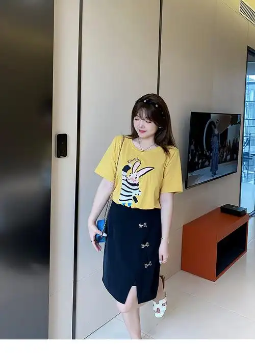 300斤特大码女装胖妹妹短袖2024夏季新款俏皮可爱印花兔子正肩t恤