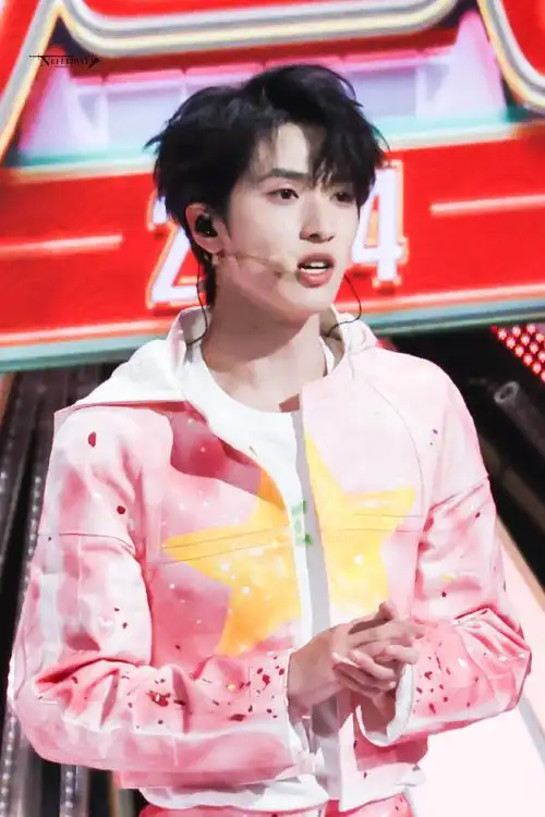 严浩翔湖南卫视元宵喜乐会##时代少年团新歌首秀