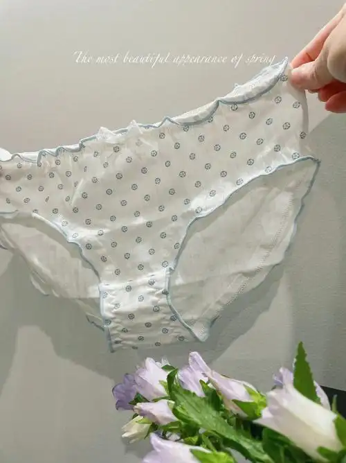 女生的内裤多久更换一次呀