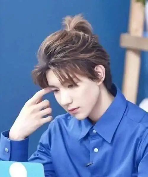 当男星遇上"小辫子",蔡徐坤迷人,鹿晗可爱,看到王俊凯喜感十足