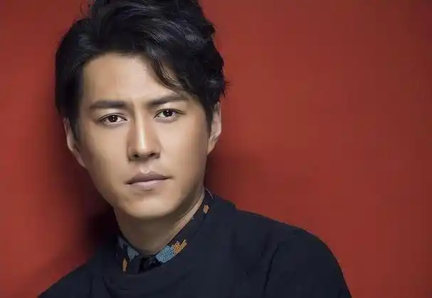 靳东与江珊同居5年,为何转身娶了二婚的李佳?