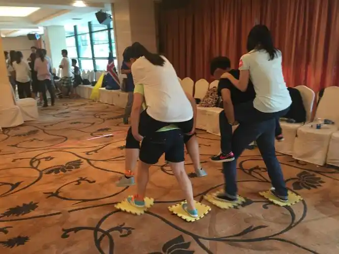 第三天的团体赛,指压板不是"易班"的疼,我还没穿袜子qaq