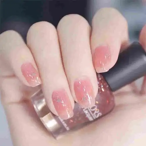 拍婚纱照时做什么颜色的指甲比较好 拍婚纱照新娘美甲指甲颜色款式