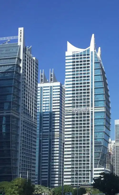 阿联酋被称为世界现代建筑愽览会,手机随手拍了几座房子送给大家!