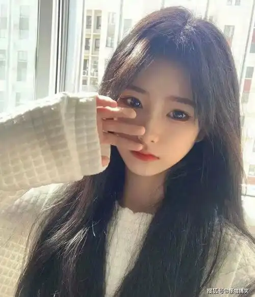 原创搞笑gif女朋友发来一张照片我怎么越看越不对劲