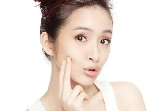 白皙美女迷人肌肤美肤达人教你7招养出白皙肌肤