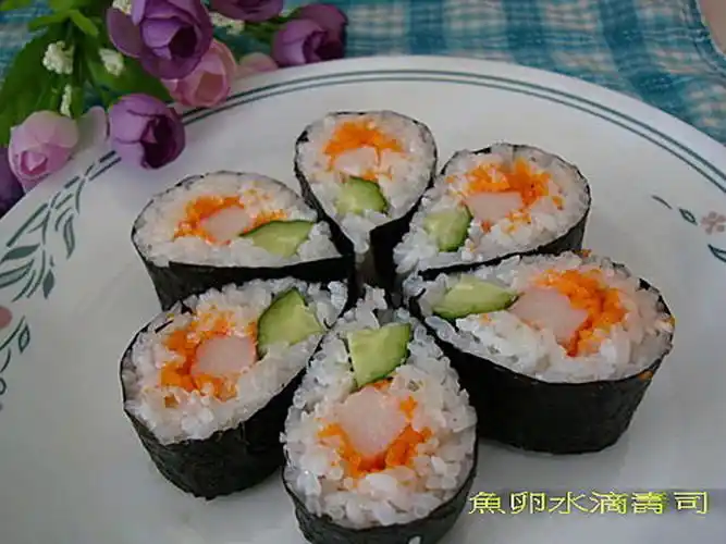 我只做了一份鱼卵水滴寿司水滴寿司的做法