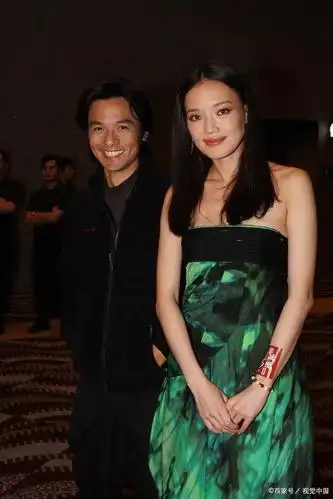 冯德伦和舒淇照片,胡须比妻子白,网友都忘记了俩人是夫妻