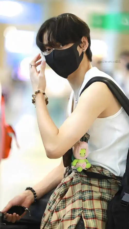 肖宇梁超话xyl#肖宇梁#xyl#向全世界安利肖宇梁#这个身材这个姿势,二