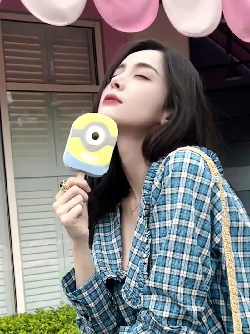 古力娜扎的绝美侧颜