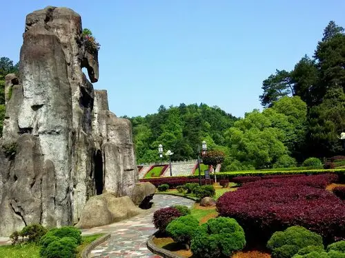 江西省宜春市上高县敖山镇星河山庄镜山森林公园