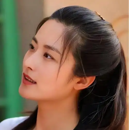 回顾徐百慧出道18年无绯闻40岁不结婚父亲是她单身的底气