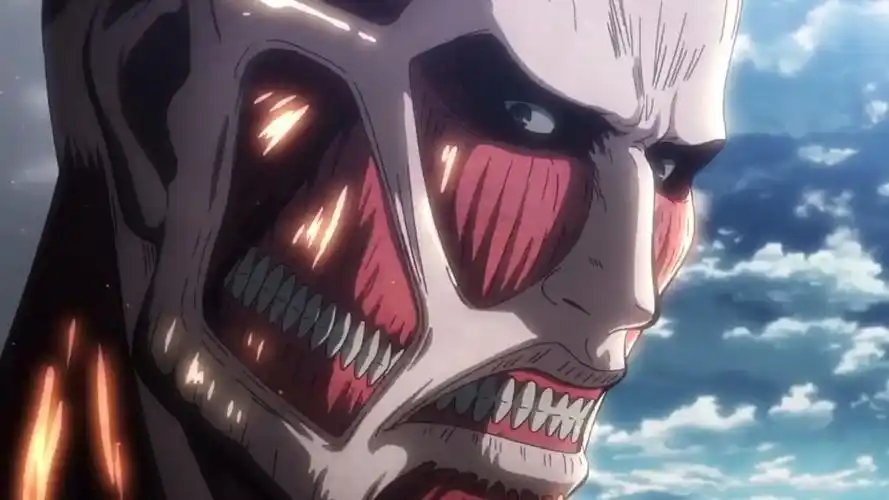 艾伦想去拖住超巨,结果反被一脚踢到墙上!