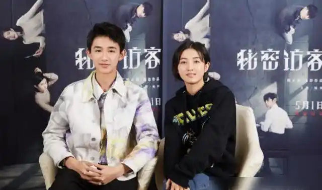 荣梓杉张子枫互动甜蜜引热议网友要拍姐弟恋的剧方快点找上来