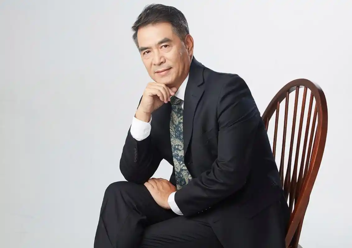 演员廖京生:曾是暖气片厂炉工,再婚妻子患脑瘤,如今怎么样了?