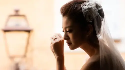 电脑壁纸 明星 港台明星 安以轩美丽清新写真