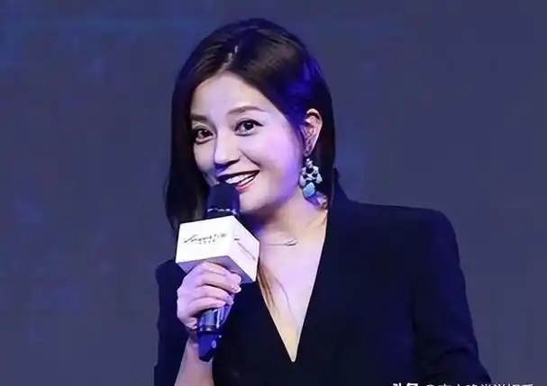 曾经的小燕子如今的赵薇,她到底犯了多大事下场真是大快人心