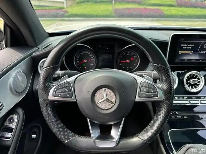 出售一台奔驰c级进口2018款c200轿跑车20