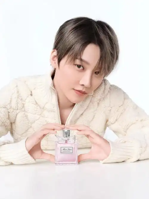 迪奥品牌大使刘雨昕