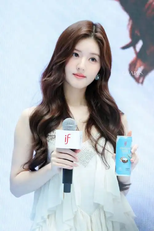 赵露思挂脖高定##站姐神图