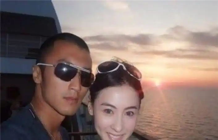 与谢霆锋兜兜转转26年,还是选择在一起,这样的爱情让