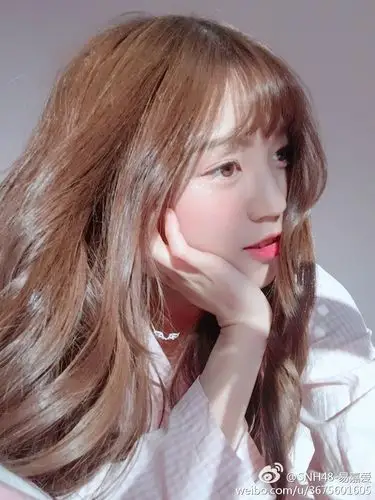 易嘉爱 守年 油菜花的小仙女(●˙˙●)