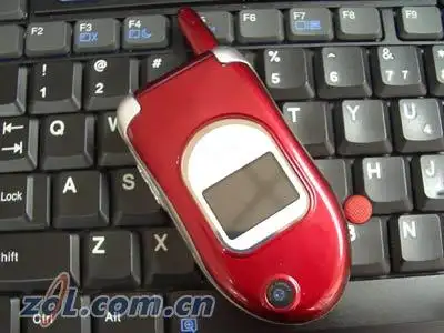 纤腰秀丽的夏新f8女士手机试用点评