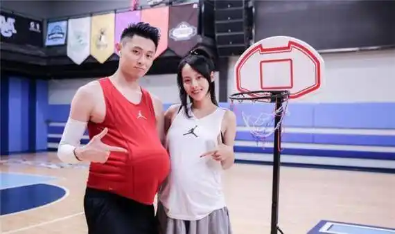 张嘉倪抱娃,记得出席活动张嘉倪怀孕专访图片二胎视频的时候在家