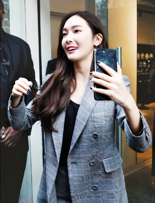 韩国穿西装最好看的5位女星:郑秀晶垫底,林允儿第二,第一是她