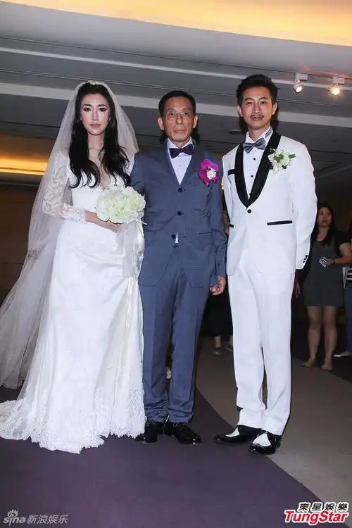 组图:邱凯伟婚宴新娘美艳 李铭顺刘畊宏捧场_高清图集_新浪网