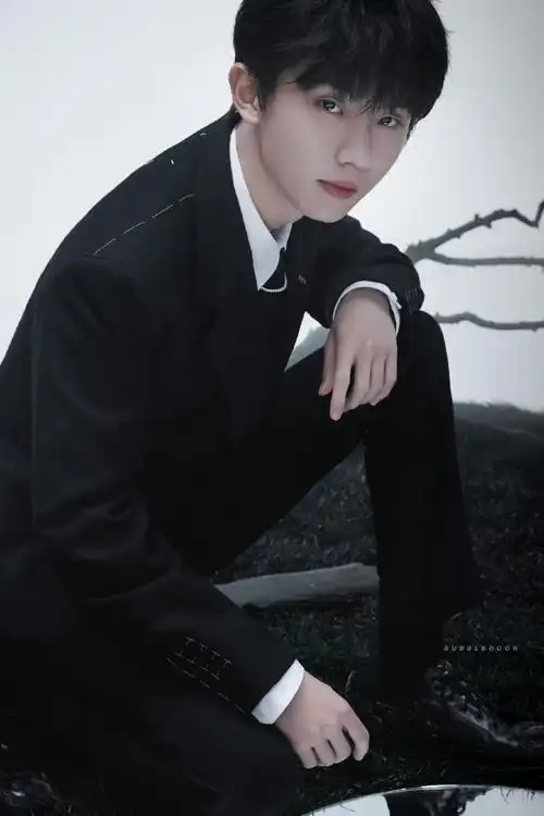 马嘉祺新歌由你榜实时第一##马嘉祺黑西装荒野大片